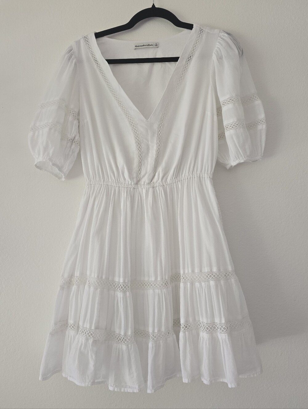 Abercombie & Fitch White V-Neck Tiered Cotton Dress With Lace